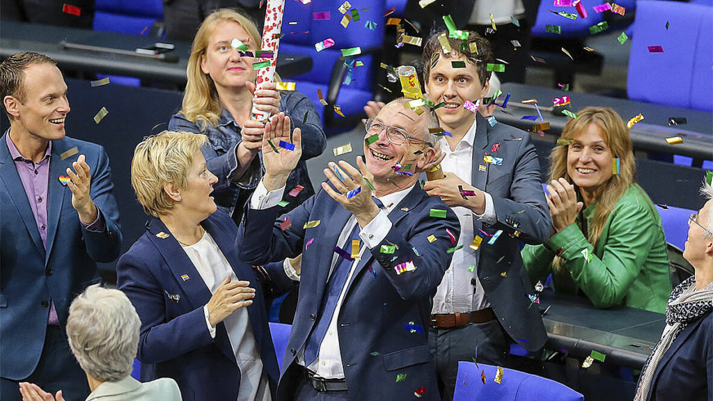 同姓婚法成立！