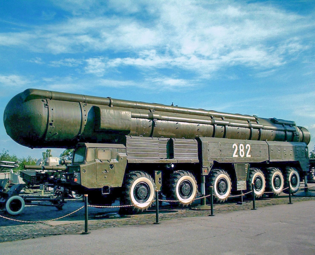 NATO ダブル決議 - ソビエトの核弾頭の脅威