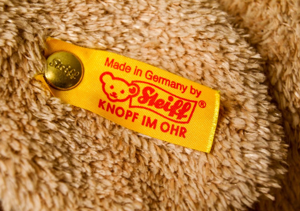 シュタイフのぬいぐるみ　耳のボタン