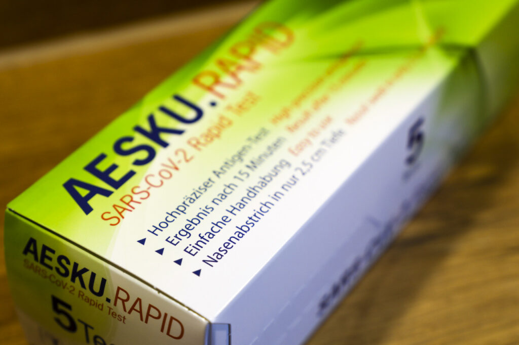 ロックダウン解除の切り札 コロナ即席テスト 登場!