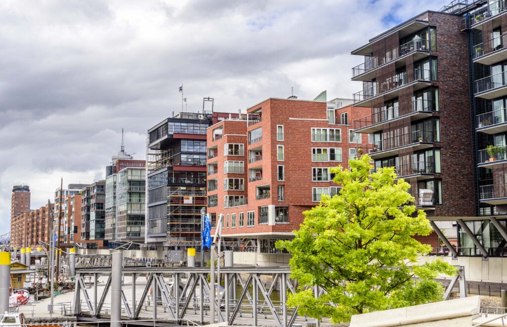 建設用地総動員法 - これでアパート不足解消？