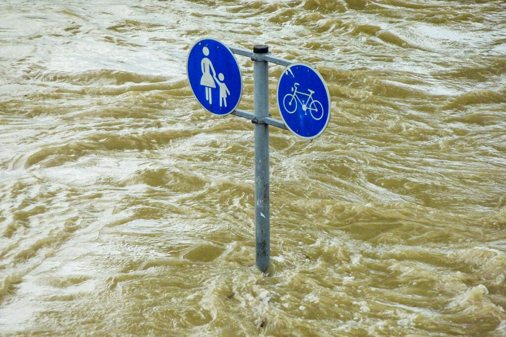 ドイツで大洪水発生 DAX 今年最大の下げ幅を記録！