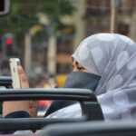 ヒジャブ （イスラム女性信者のスカーフ）禁止令は合法？