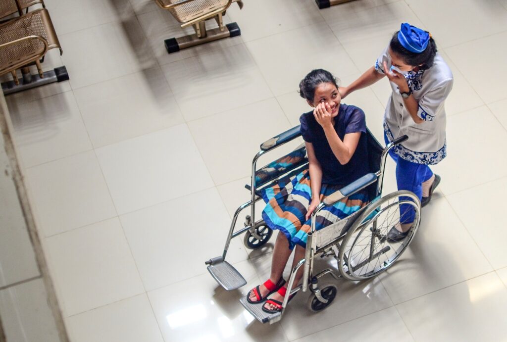 病院 & 療養施設の反対