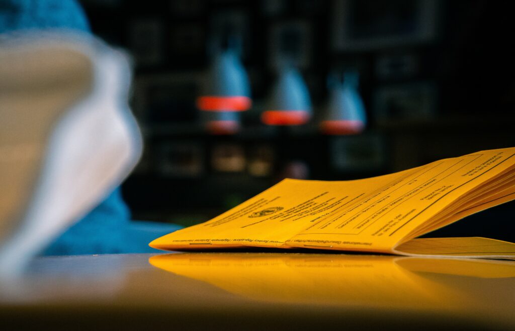 コロナワクチン接種義務導入! 【医療 & 介護従事者限定】