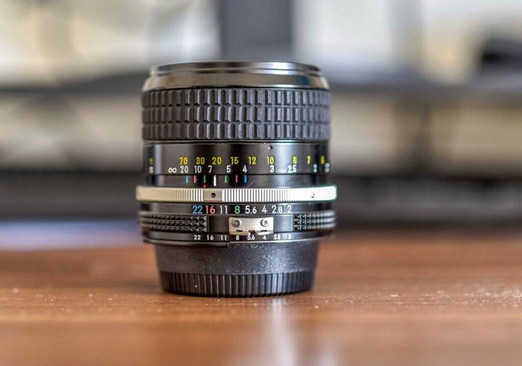 Nikkor 85mm F2 AI　横からの映像