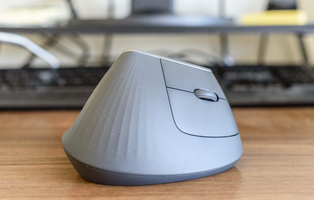 縦型マウスで腱鞘炎対策 【MX Vertical マウス編】