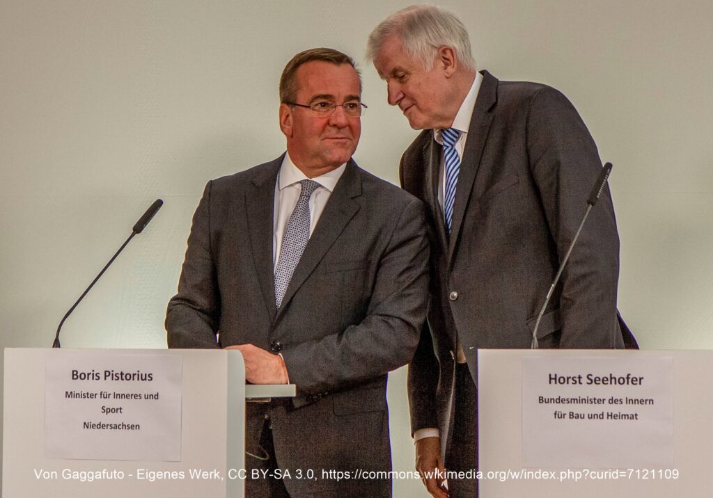 新国防相ピストーリウス就任