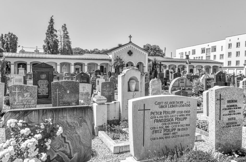 他人に墓穴を掘るものは自ら落ちる