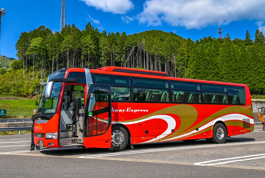名古屋から行くなら高速バス