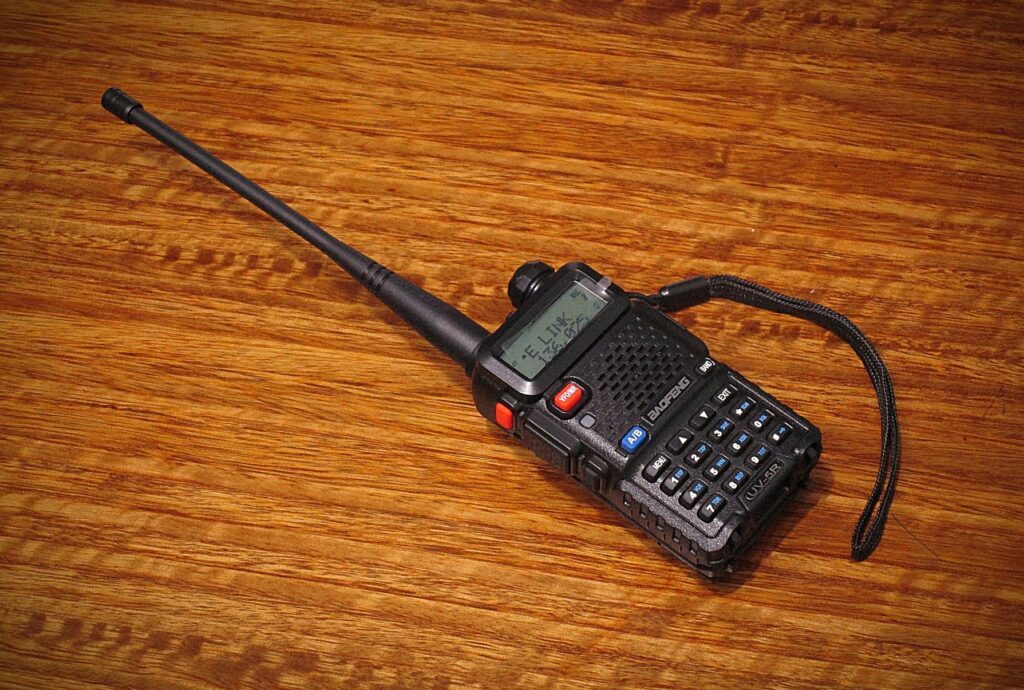 今度はデジタル無線機スキャンダル 国防大臣マジで怒る！