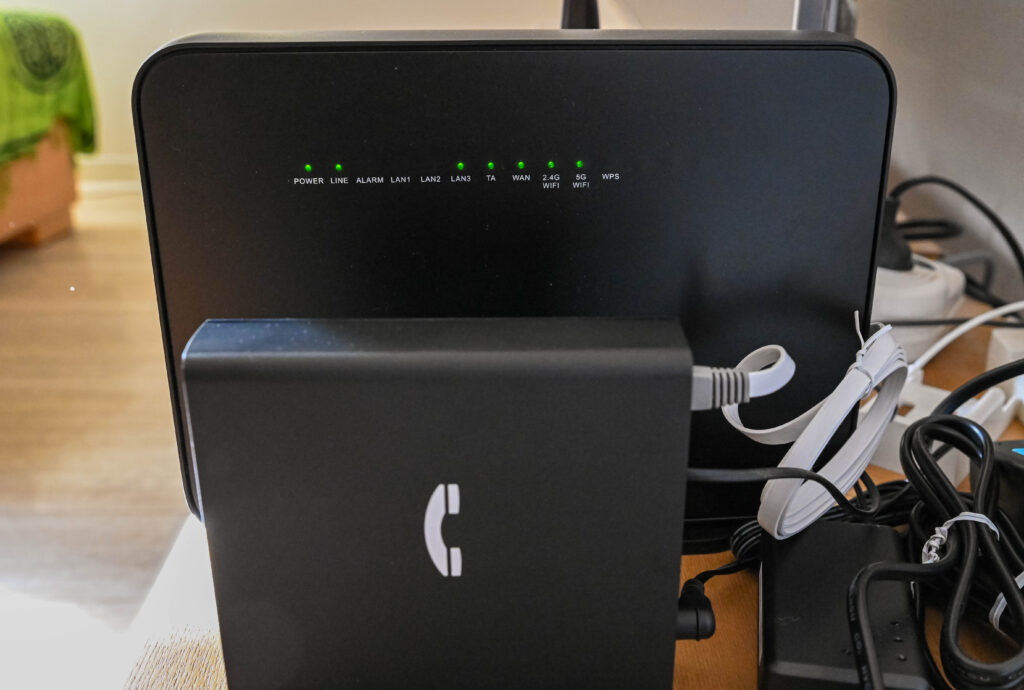 ルーターガチャ ONU SG200W