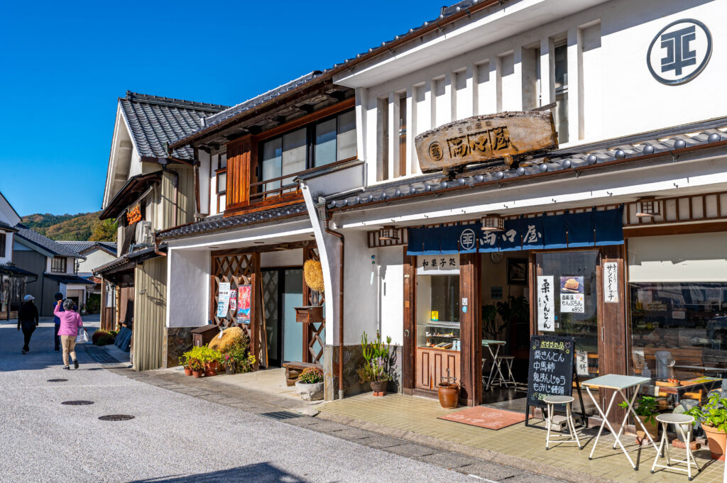 綺麗な家屋が並ぶメインストリート