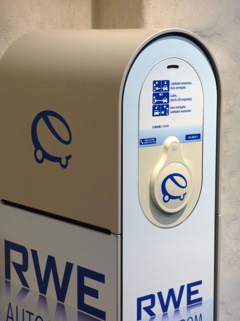 急速充電柱不足