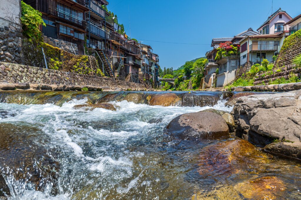 広角レンズで撮った峡谷
