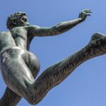 【仏】 前倒し総選挙で地政学リスク増 修正 に備えろ！