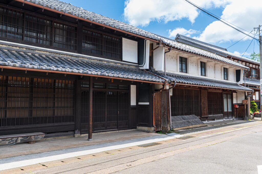 地蔵院前の家屋