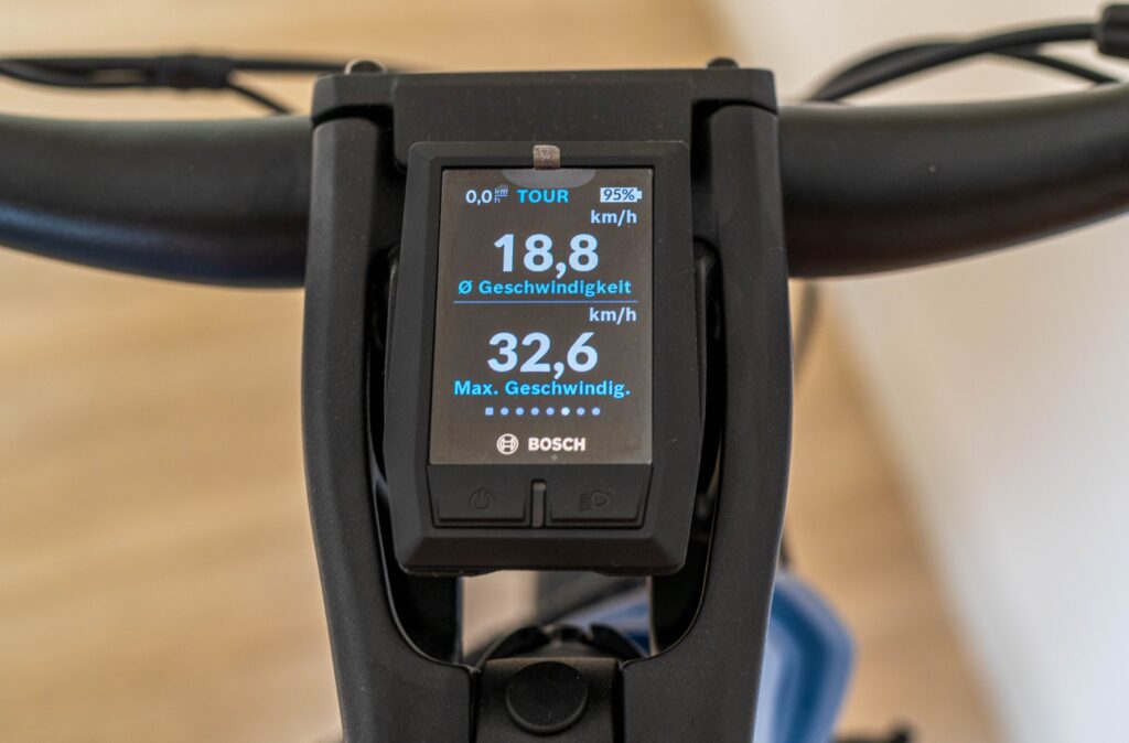 カラーモニター