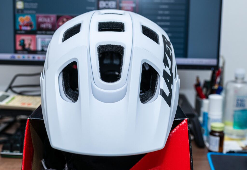 自転車用品　ヘルメット