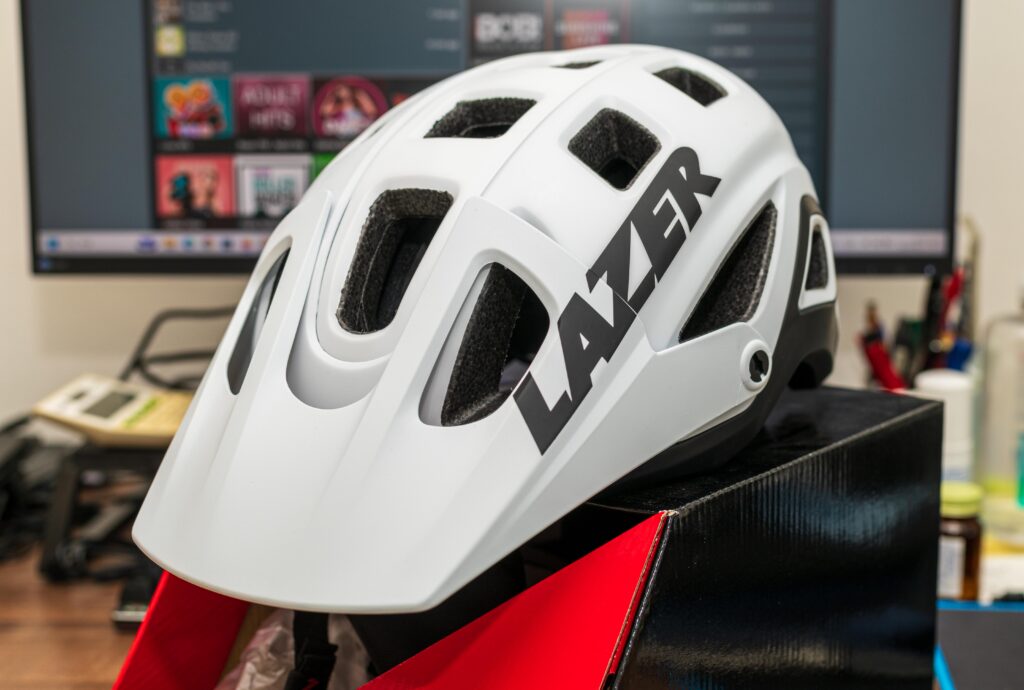 シマノ　ヘルメット　日差し除け