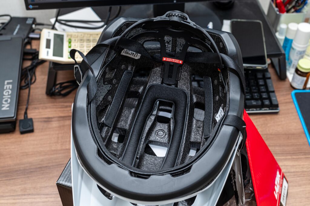 シマノ　ヘルメット　内側