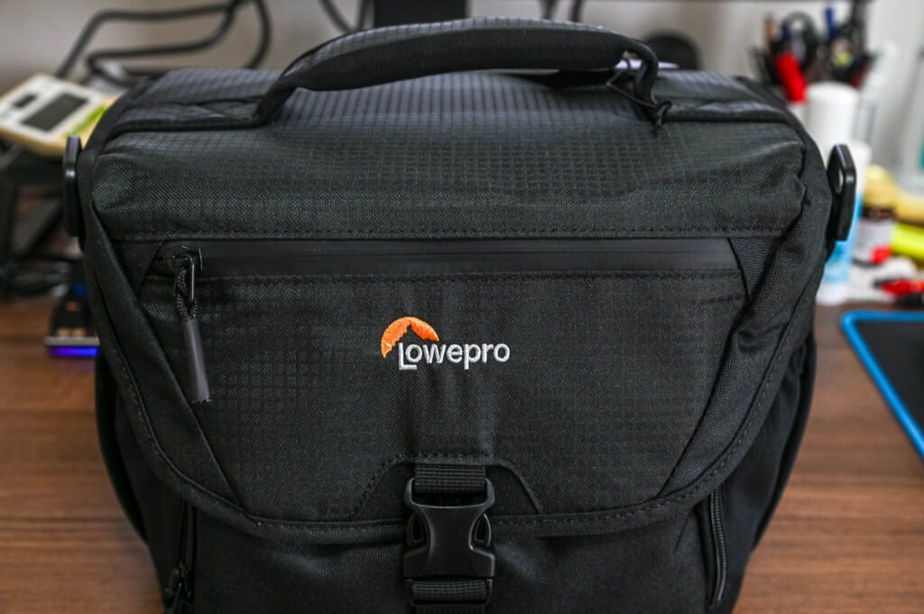 カメラバック 全面ファスナー