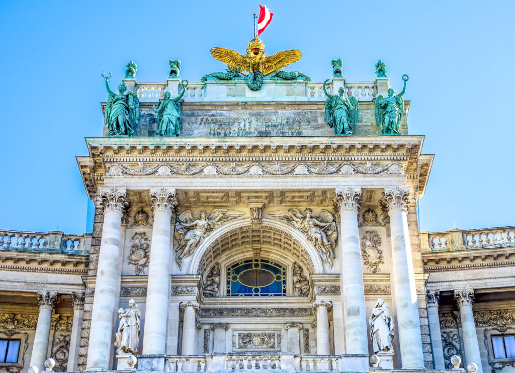 オーストリア大統領 極右党首の政権依頼を拒否