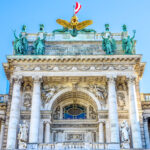 オーストリア大統領 極右党首の政権依頼を拒否