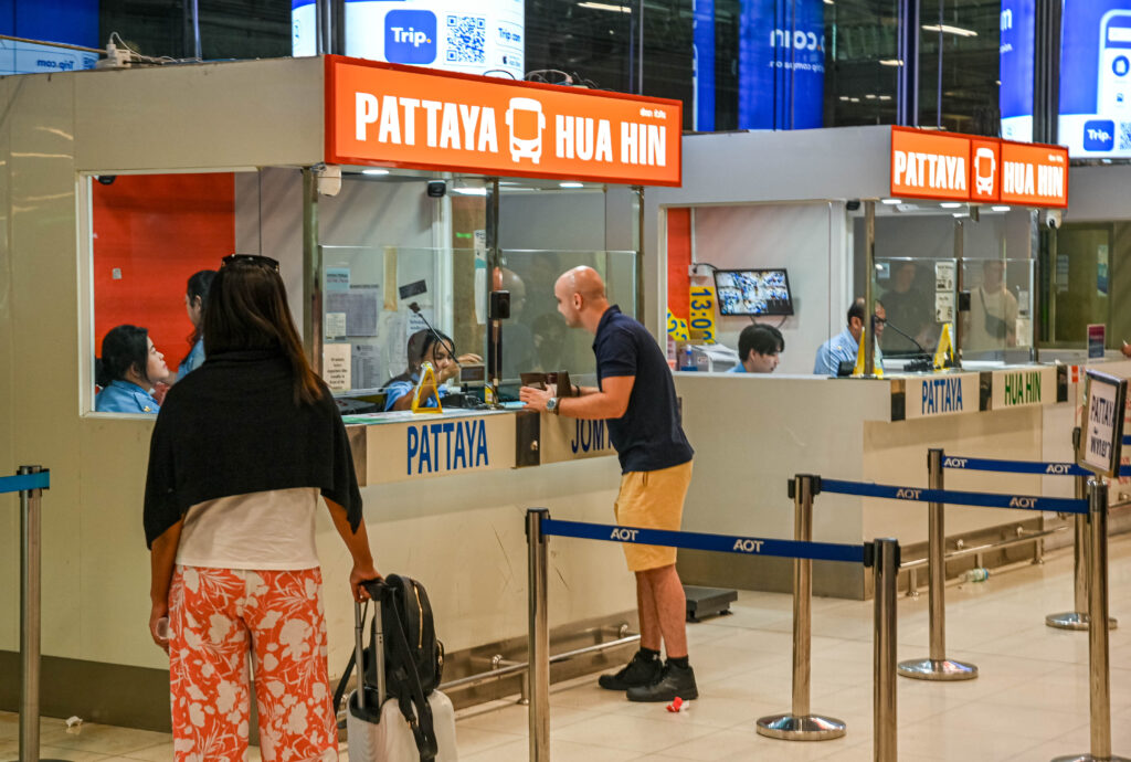 高速バスチケットカウンター