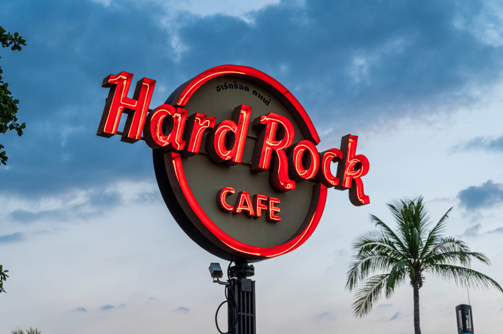 ハードロックホテルパタヤ 看板