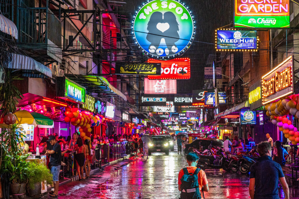 パタヤ　ソイ6　夜景