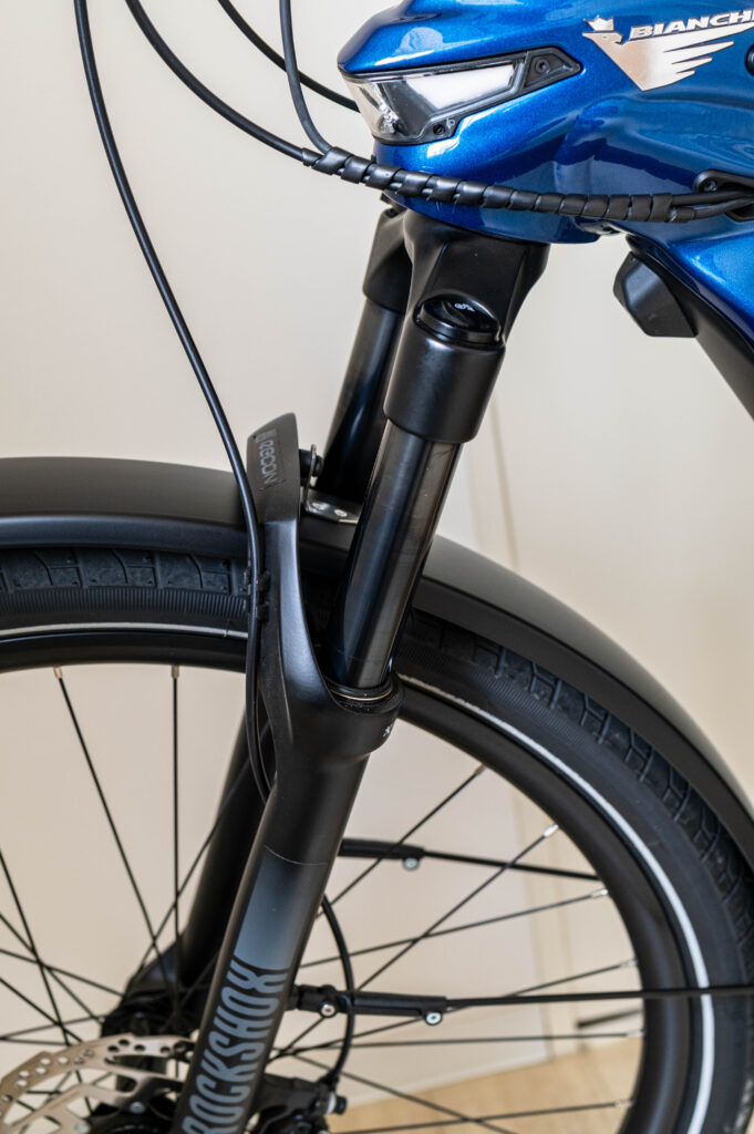 フロントサスペンション