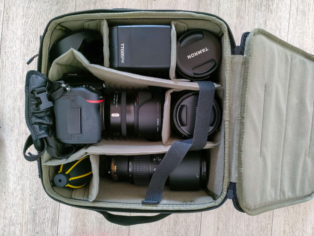 レンズをカメラを詰めた所