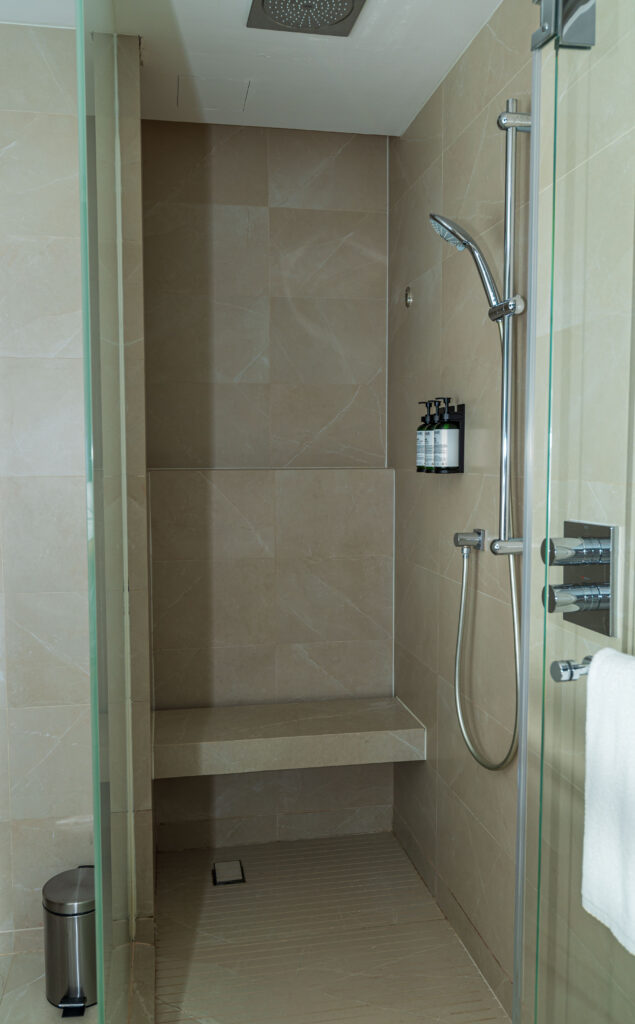 カールトン スクンビット　シャワールーム