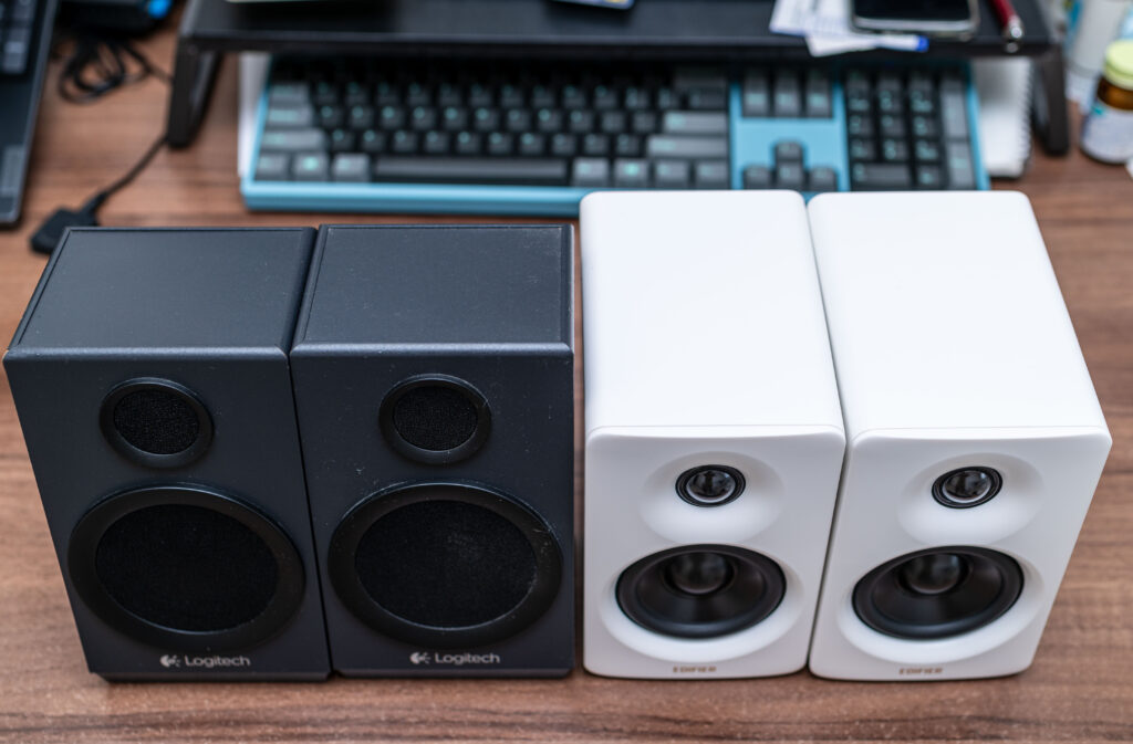 PCスピーカー上から大きさ比較